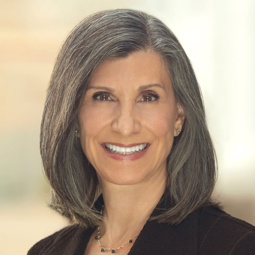 Leslie Kurtz Headshot